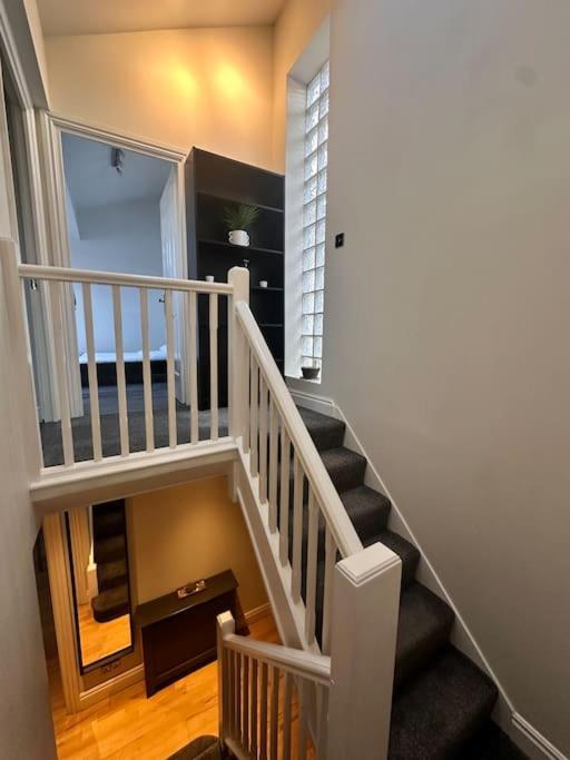 Kay Star Living Apartment เบอร์มิงแฮม ภายนอก รูปภาพ